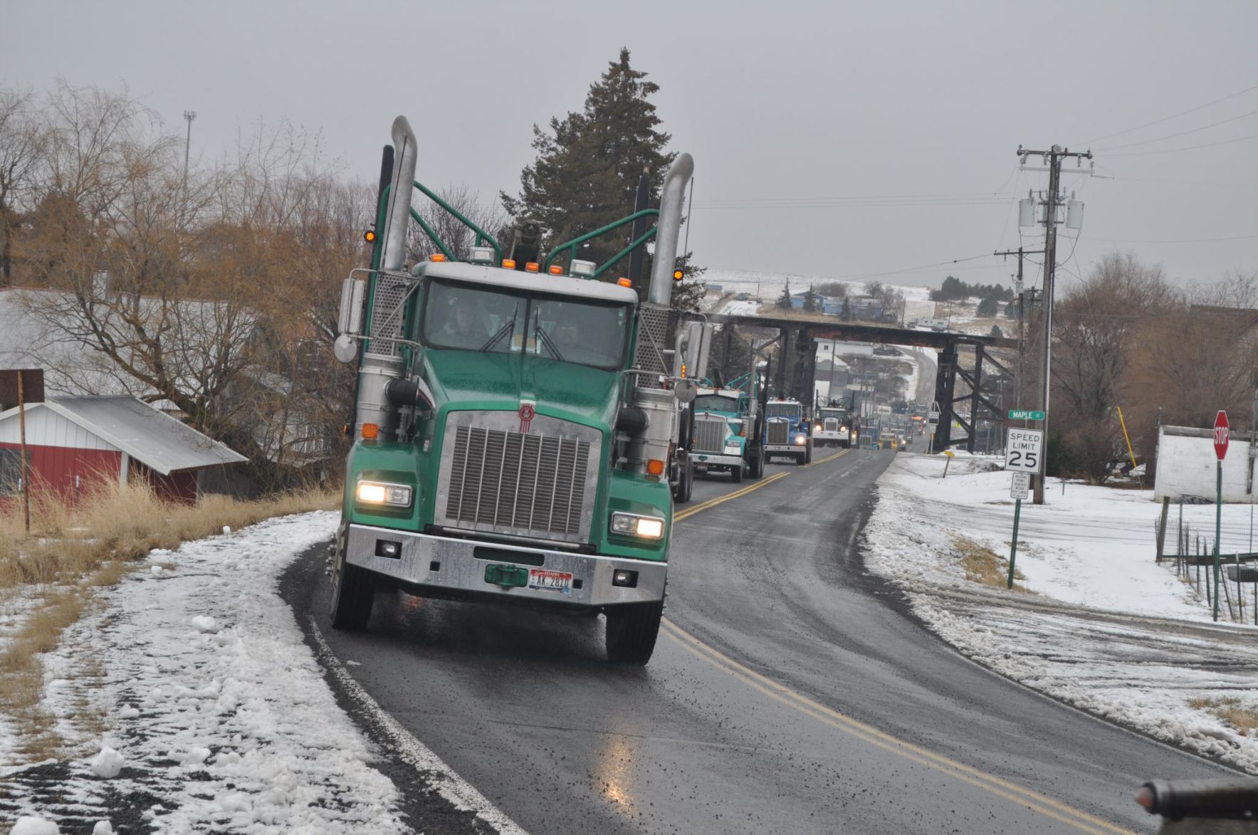 Loggers form 2-mile-long procession to honor Cottonwood's Bob Ross